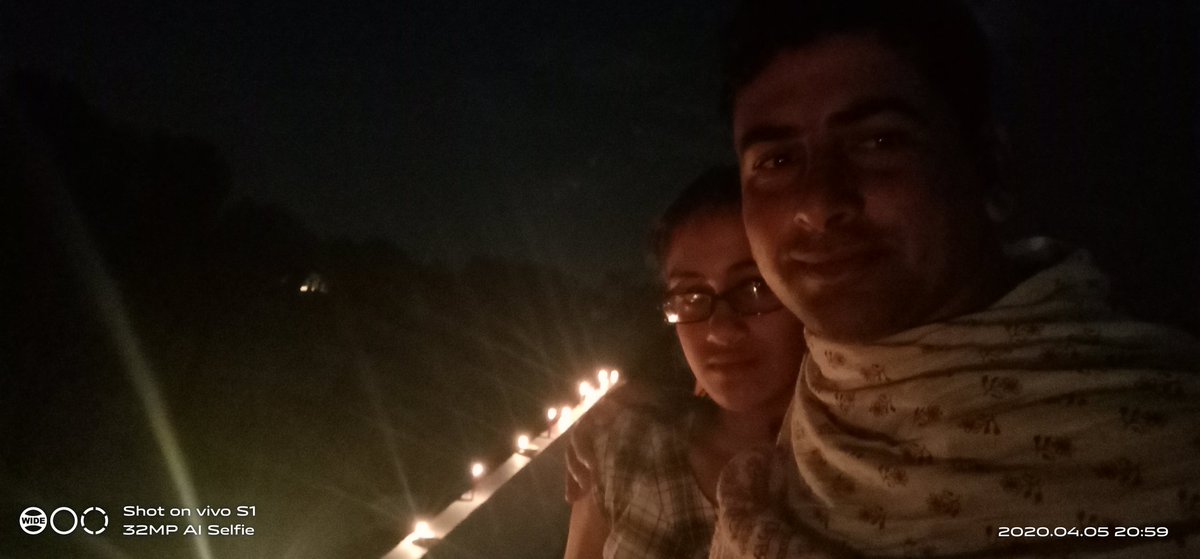 Kamlesh_kanota's tweet photo. यदपि तू आज अकेला और #आँधिया यौवन पर है,
तेरा मरण चाहते जुगनू कीट पतंगे भी तत्पर है,
किन्तु #तिमिर के पूर्ण नाश तक तुझे सम्भलकर चलना होगा,
#दीपक तुझको जलना होगा !
#modi_modi_modi https://t.co/brXvKyZIXO