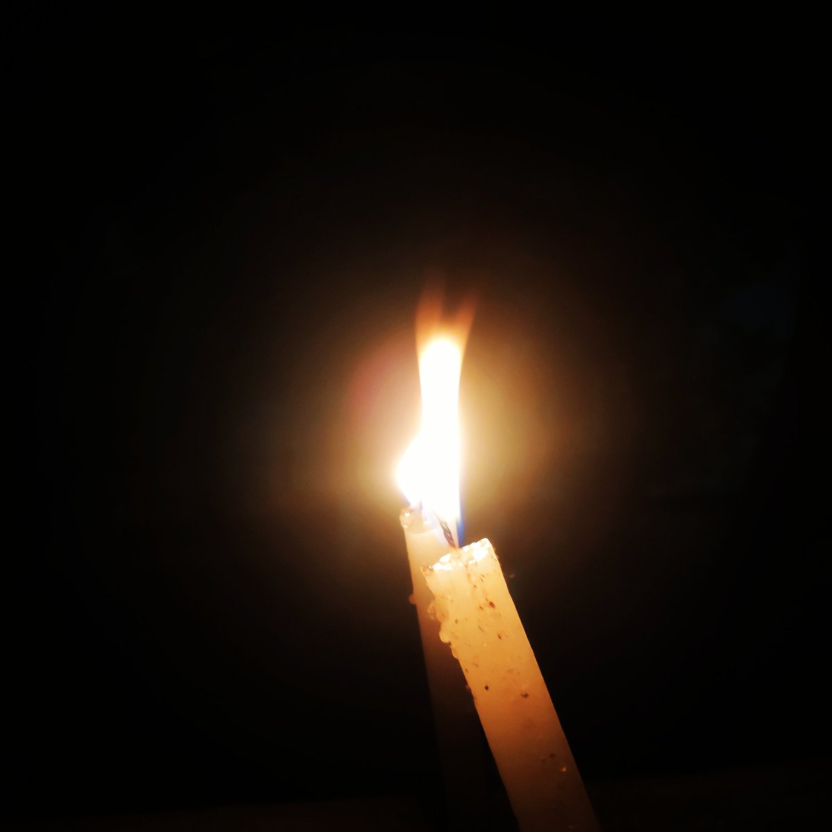 dspvk67's tweet photo. May this candle lights unite the world to fight a war against the virus, bring peace to the soul's lost in this battle and enlight the minds of those who make fun of this #9pm9minutes #GoCoronaGo @narendramodi https://t.co/FugMYOnPPb