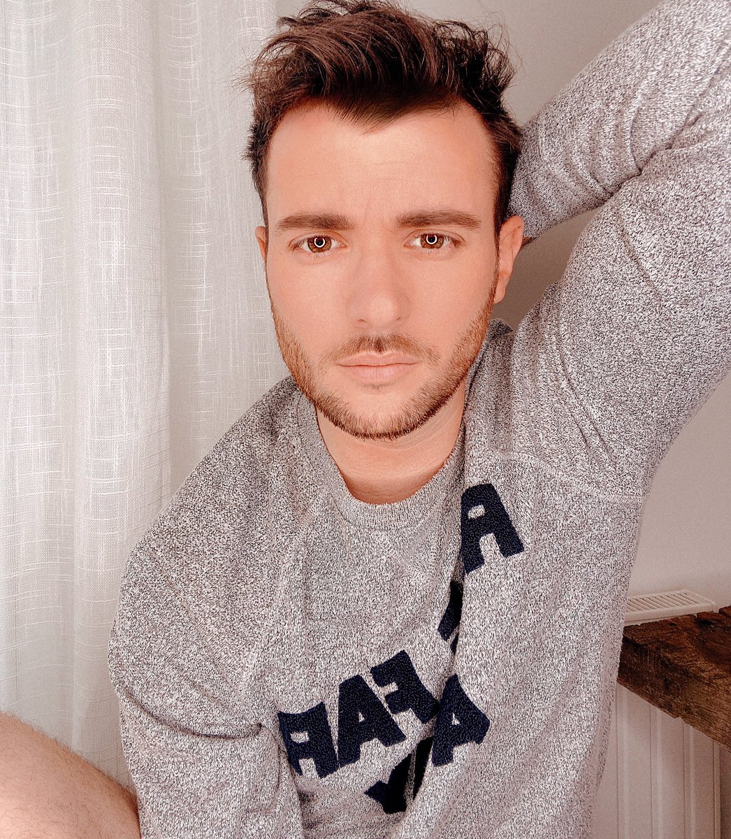 tom_dulac's tweet photo. What are you doing ? #confinement #french #paris #StayAtHome #lgbt https://t.co/tHinZR4o9D