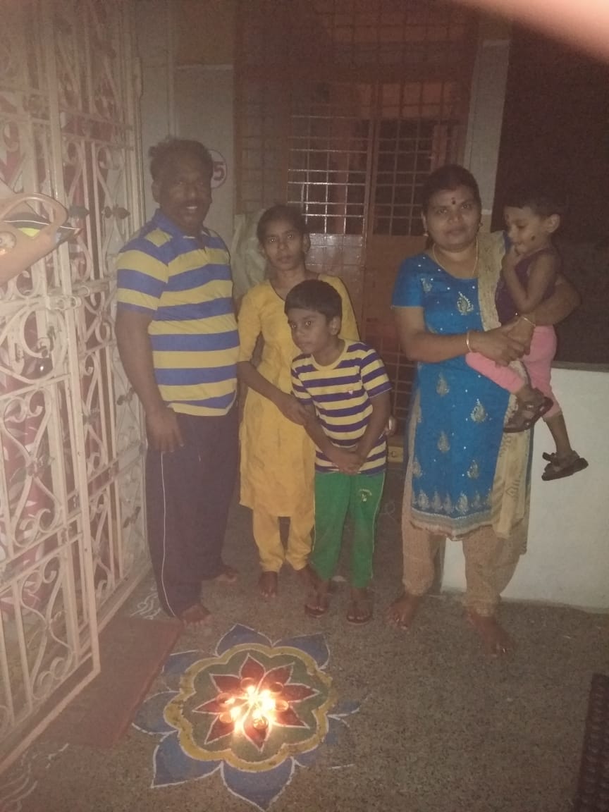 BpcRetailKTOP's tweet photo. BPCL Kondapalli Team lighting diyas and candles at their respective homes - supporting the Prime Minister's call &amp; India's fight against Covid-19
#9pm9minutes 
#IndiaFightsCorona 
@BPCRetailVijayw 
@BPCLRetail 
@BPCLimited 
@BPCLVijayawada 
@narendramodi @PMOIndia https://t.co/Ysi7xTgrWV