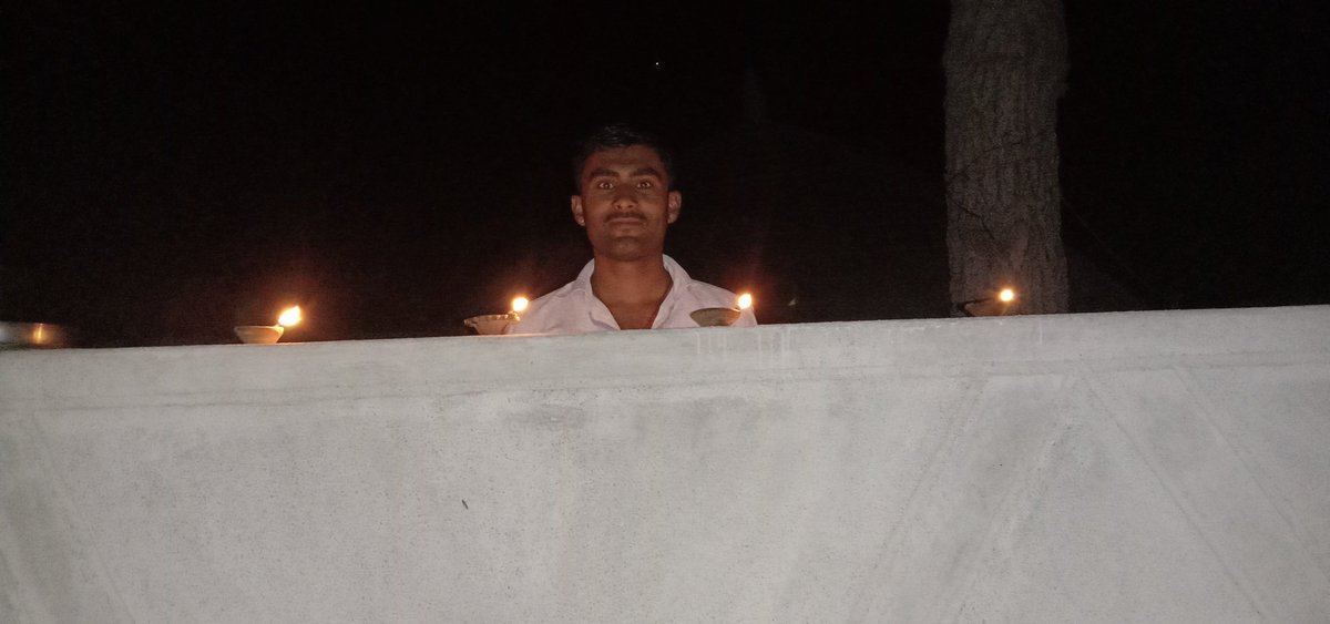 DerajpuniyaRLP's tweet photo. राष्ट्र के साथ प्रकाशपर्व मनाया! 
हारेगा कोरोना - हराएगा भारत!
@hanumanbeniwal  @narendramodi  @NarayanBeniwal7 @ErPukhrajgarg @Indiradevi_MLA @BhagirathNain6 @UmmedaRamBaytu @URMeghwalRLP @LaxmanSaiRLP @OmBaytu https://t.co/S6wMPKNt0f