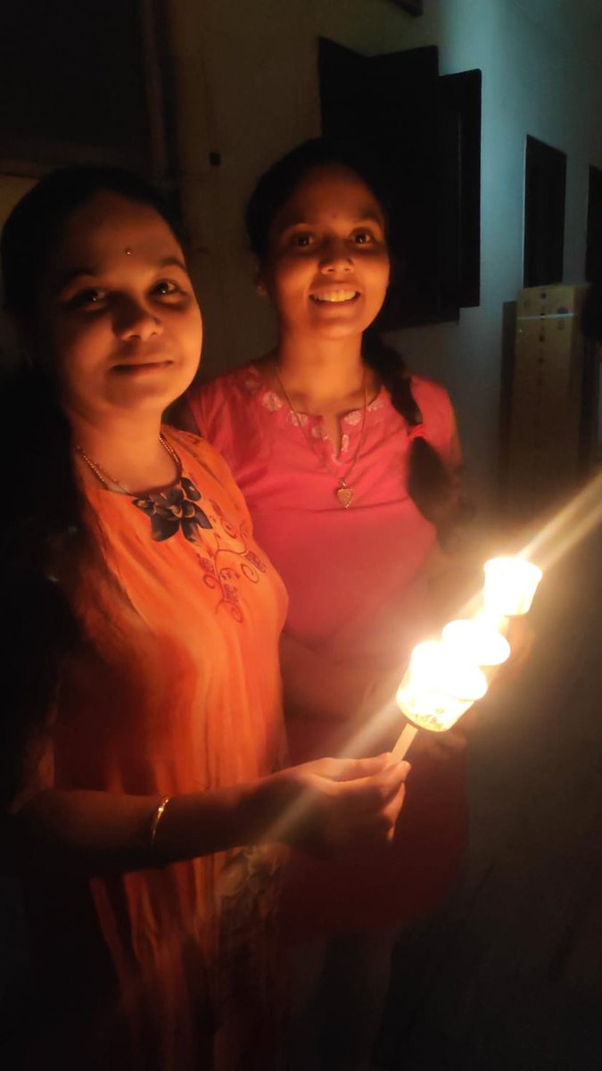 BpcRetailKTOP's tweet photo. BPCL Kondapalli Team lighting diyas and candles at their respective homes - supporting the Prime Minister's call &amp; India's fight against Covid-19
#9pm9minutes 
#IndiaFightsCorona 
@BPCRetailVijayw 
@BPCLRetail 
@BPCLimited 
@BPCLVijayawada 
@narendramodi @PMOIndia https://t.co/Ysi7xTgrWV
