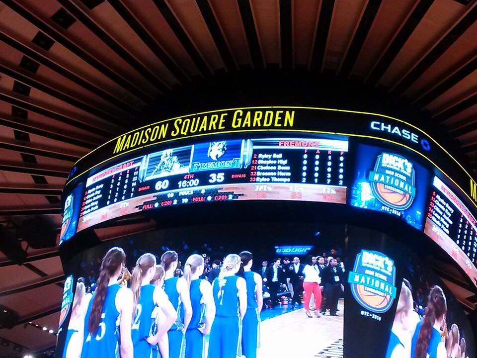 FremontGBB's tweet photo. 6 years ago today this group played in Madison Square Garden in New York City for the High School Girls Basketball National Championship! Forever grateful for that opportunity and all that came with it! #FremontFamForever 💙 https://t.co/BhVeNttfWw