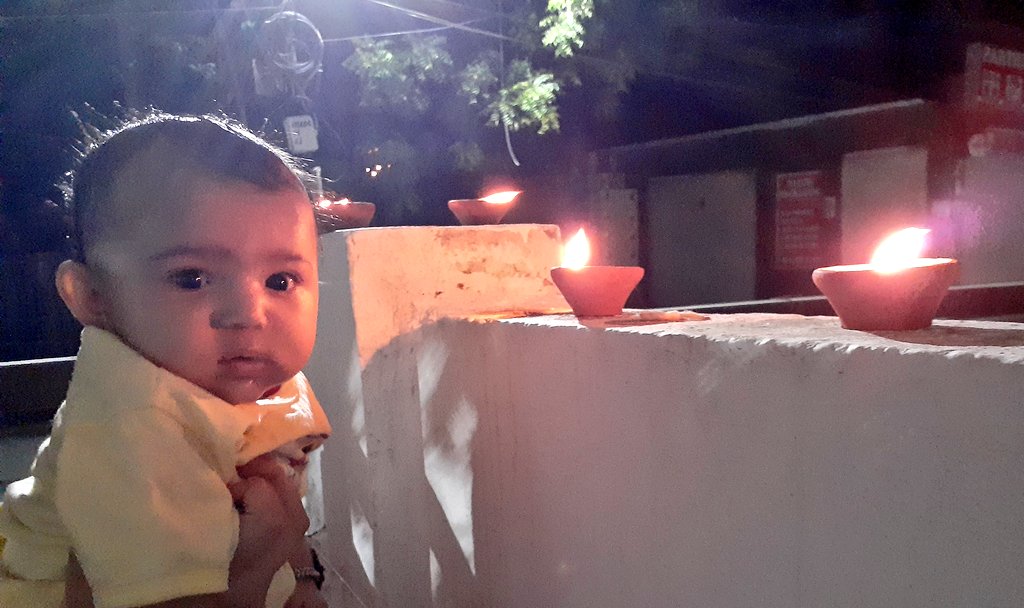 barunksharma's tweet photo. Support to the  #LightForIndia by my little one #myprincess #AadhyaSharma.... #9बजे9मिनट #COVID2019 ..Jai Hind..Jai Bharat..🙏 https://t.co/ycaNOcQoho