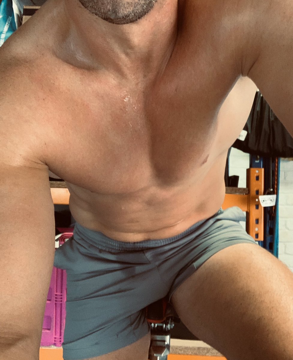 PScully13's tweet photo. Target set for 22km in 30mins on @wattbike....wounded fell 70m short!😭...still PB at 21,930m💪🏼😀 #isolationcamp #usetimewisely https://t.co/Hg12jDzkRl