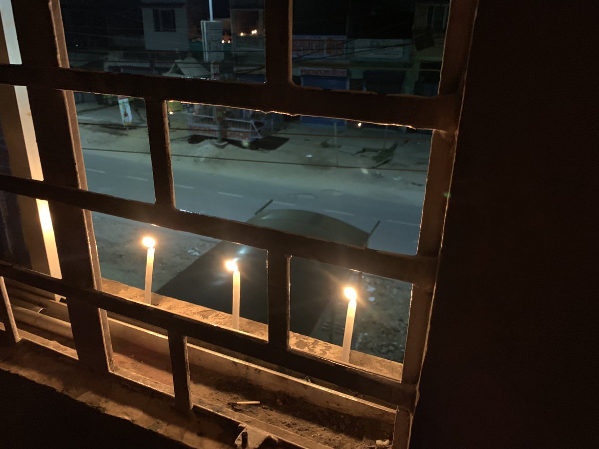 DeepakDey2019's tweet photo. इतिहास याद रखेगा
इस दिन को ।।
जब पूरा संसार
डगमगा रहा था तब।।
हिंदुस्तान जगमगा रहा था।.#IndiaFightsAgainstCorona #LightsOfHope #LightForUnity https://t.co/hc0XWN0wWn