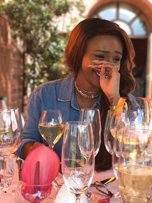 laonetshupelo_m's tweet photo. Steve Harvey is funny bro 💀
This is a good show 😁🔥
#FamilyFeudSA https://t.co/FZLxWdXpJz