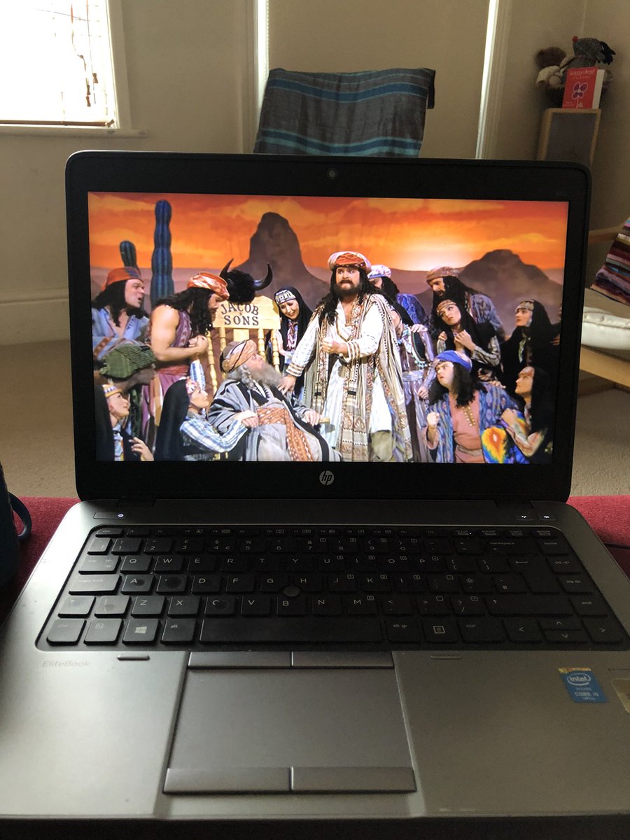 lorrainemac137's tweet image. Enjoying today’s Musical from my sofa. Thanks @OfficialALW 👏 👏 👏 #GoGoGoJoseph