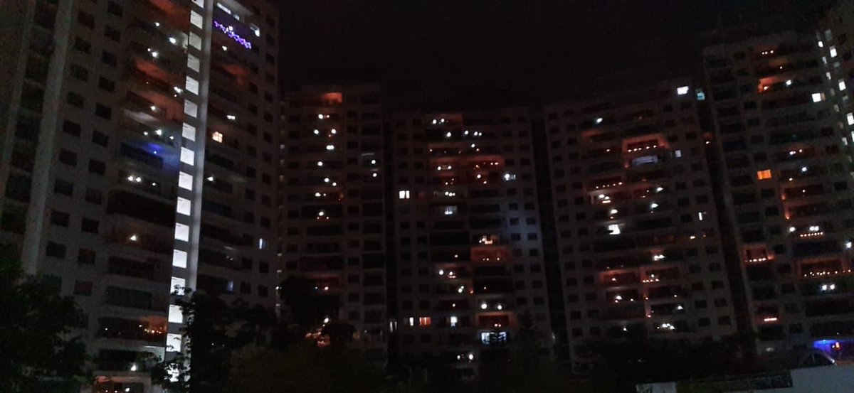 iamnkarthik's tweet photo. #IndiaFightsCoronavirus #9baje9mintues we stand united as a country and hope the situation improves over the next few weeks ! #Social_Distancing #supportlamplighting from @Bangalore @narendramodi https://t.co/KbzI7QCJqI