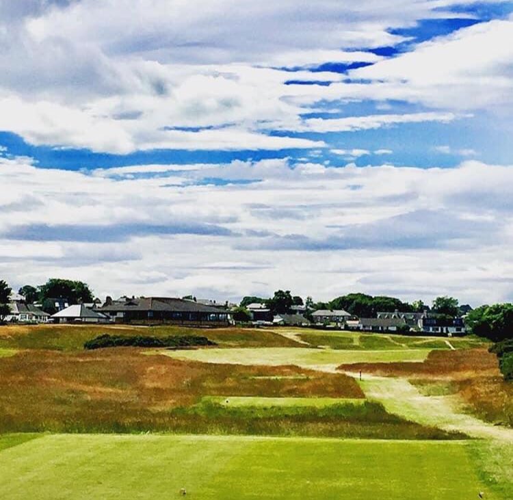 CMbalgownie's tweet photo. 1️⃣8️⃣⛳️Day 18 - Hole 18⛳️1️⃣8️⃣

Merryton - Thread you tee shot between the bunker and the large section of gorse. Lay up from there on the lower fairway or find the undulating green in two on the top tier.🤔

Classic Par 5 to finish your round @NairnDunbar ⛳️🏌🏾‍♂️
#StayHomeSaveLives https://t.co/69fw6vEYcf