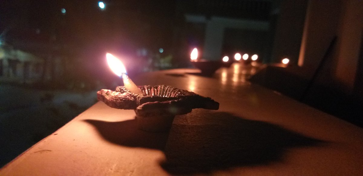 MnnJH8's tweet photo. The flame of Diya reminds us that light will always triumph over darkness. India stands United against the Pandemic caused by Covid 19.
#FightCovid19 #IndiaFightsCorona #wesupportPM #pmoindia #21daysLockdown https://t.co/Talny2XhYh