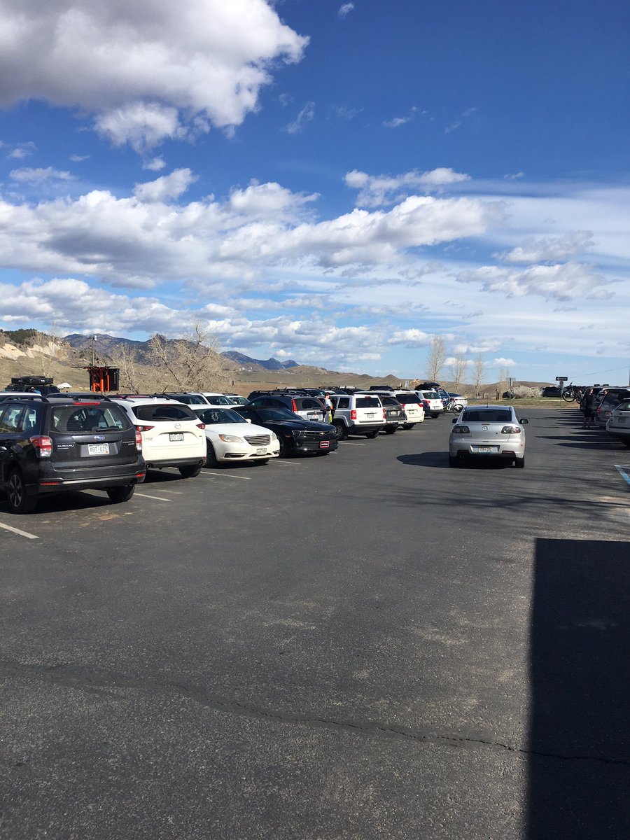 JCOSRanger1's tweet photo. Thank you @jeffcosheriffco for helping @JeffcoOpenSpace monitor crowding @ our parking lots. If you elect to arrive between 10AM &amp; 2PM, you are part of the crowding problem. Be safe &amp; healthy. Avoid crowds. If the lot is full, move on. https://t.co/ZiMEyxlRQY
