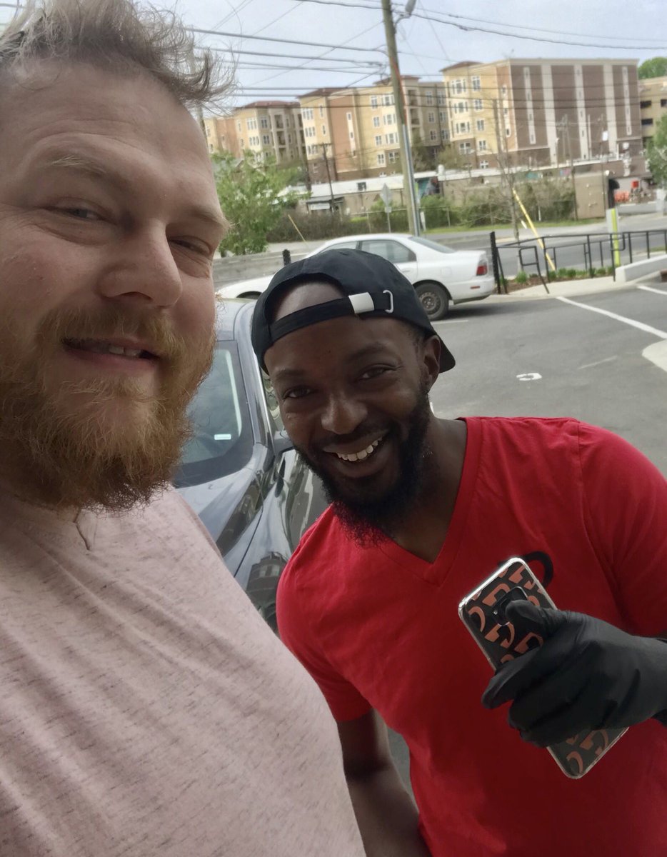 MattB75593644's tweet photo. Who said never meet your idols? #doordash #BentleyKoup #SnoozeAM https://t.co/Fj4oWtpuBO