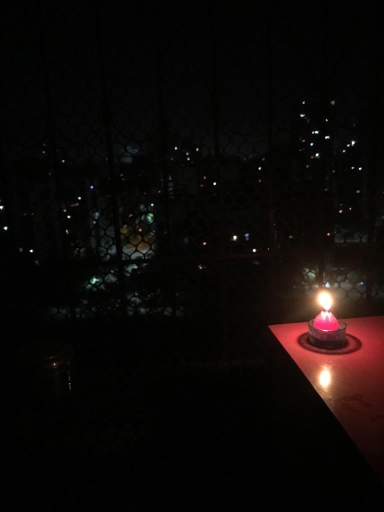 ksinamdar's tweet photo. My friend ⁦@AsmitaPande⁩ sent this beautiful photo which she took from her balcony. The response to ⁦@narendramodi⁩’a call was phenomenal. https://t.co/M2yf8fHQb9