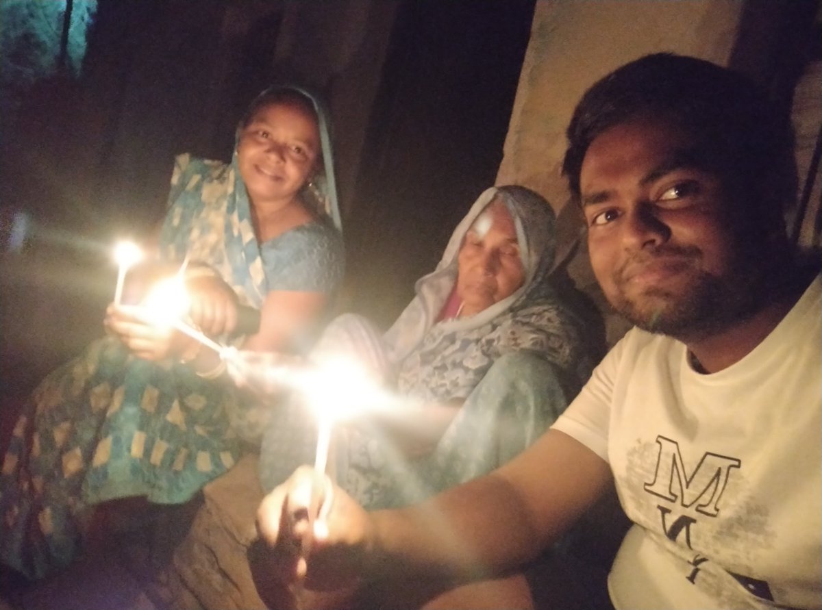mannvermaveeru's tweet photo. @narendramodi दादी जी ने भी कोरोना के विरुद्ध अभियान में सहयोग दिया
#IndiaFightsCoronavirus https://t.co/CJxAp0ldOE