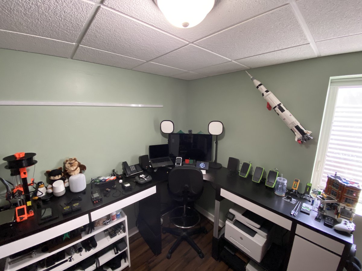 wifiacademy's tweet image. Ready to teach our first round of virtual courses tomorrow! Lights, camera, action! #wireless #COVID19 #keepmovingforward