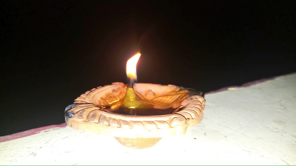 Ak57598374's tweet photo. ॐ असतो मा सद्गमय।
तमसो मा ज्योतिर्गमय।
मृत्योर्मामृतं गमय ॥
@narendramodi 
#coronavirusgoback https://t.co/UdxWvyYkU4