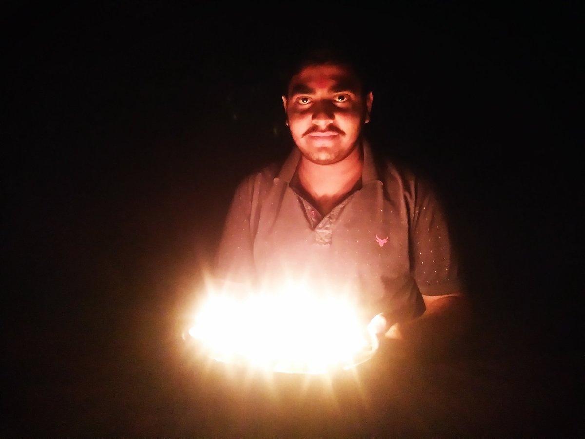 bhagataniakshay's tweet photo. नासै रोग हरै सब पीरा।
जपत निरंतर हनुमत बीरा।।
#9baje9minute
#IndiaFightsCoronavirus https://t.co/gXXeOfI46d