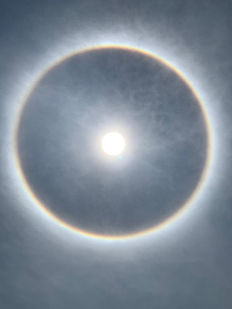 virginiatreyes's tweet photo. Halo #Solar aquí en #Caracas hoy #5abril #DomingodeRamos https://t.co/n4thRXFXc0