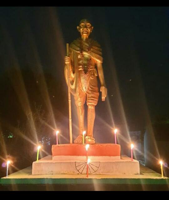 pebbair's tweet image. #Pebbair Police &amp;amp; youth lights up following PM @narendramodi's and @TelanganaCMO #KCR
#GoCorona
#9बजे9मिनट #9pm9minute 
#LightForIndia 
#IndiaFightsCorona 
#TelanganaFightsCorona 
@PMOIndia
@KTRTRS 
@Collector_WNP 
@spwanaparthi