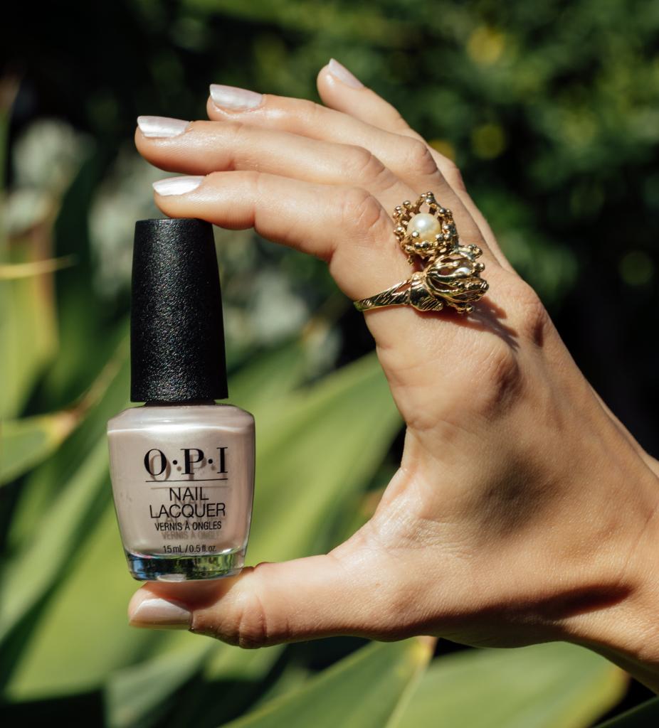 OPI_PRODUCTS's tweet photo. Celebrate your inner luminosity with a classic ivory shade thatโll make you glisten. #ShellabrateGoodTimes #OPINeoPearl #WhiteNails #NeutralNails #SpringNails #TrendyNails #OPINailLacquer #ColorIsTheAnswer
https://t.co/6vecxS3BB4 https://t.co/lghXpEGtPc