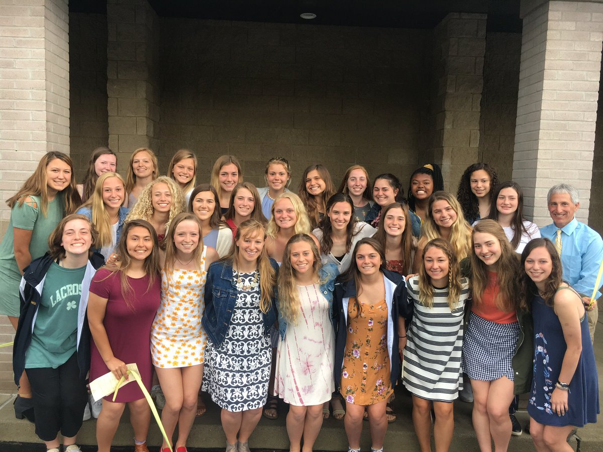 CHS_Lax_Girls's tweet photo. Last year we were blessed to spend Palm Sunday together as a lacrosse family. Today we embrace our faith and send prayers to all of our lacrosse families as we celebrate our faith at home. https://t.co/VlCGHBqqxI