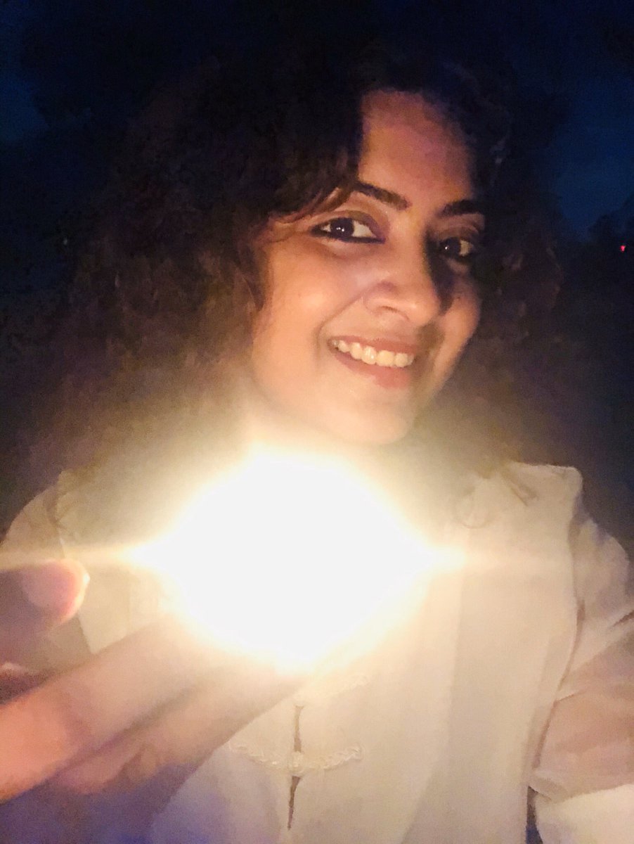 BeachNamitha's tweet photo. Bringing in a little light and hoping the dark corona days are over soon ! Thank you all who are keeping us safe ! #9pm9minute #IndiaFightsCorona #UnitedIndia https://t.co/XFry7m4XWr