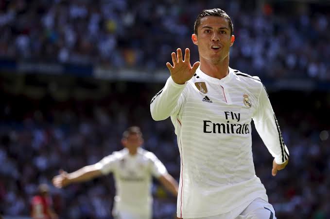 CRFANSBRASIL's tweet photo. NESTE DIA: Há 5 anos atrás Cristiano Ronaldo marcava 5 gols na goleada de 9x1 sobre o Granada. https://t.co/l5T7gnlvk3