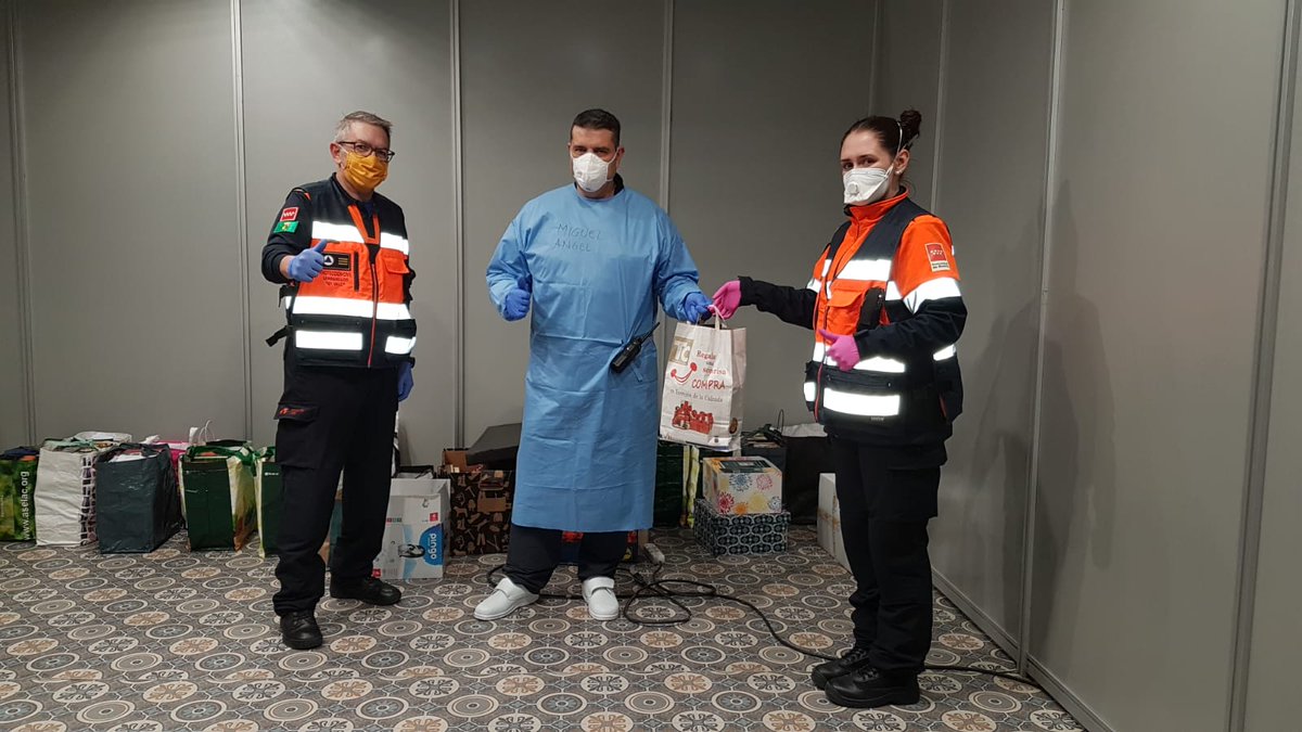 Entregamos un montón de libros en IFEMA.
Una vez más gracias a todos los vecinos de #SerranillosDelValle
#LasProtesCuentan <a href="/AytoSerraValle/">AytoSerranillosValle</a> <a href="/112cmadrid/">112 Comunidad de Madrid</a> <a href="/VOSTmadrid/">VOST Madrid</a> <a href="/DanielArroyoF/">Daniel.A.</a> <a href="/IdiazAyuso/">Isabel Díaz Ayuso</a> <a href="/SaludMadrid/">Salud Madrid</a> <a href="/SaludPublicaEs/">Salud Pública</a>