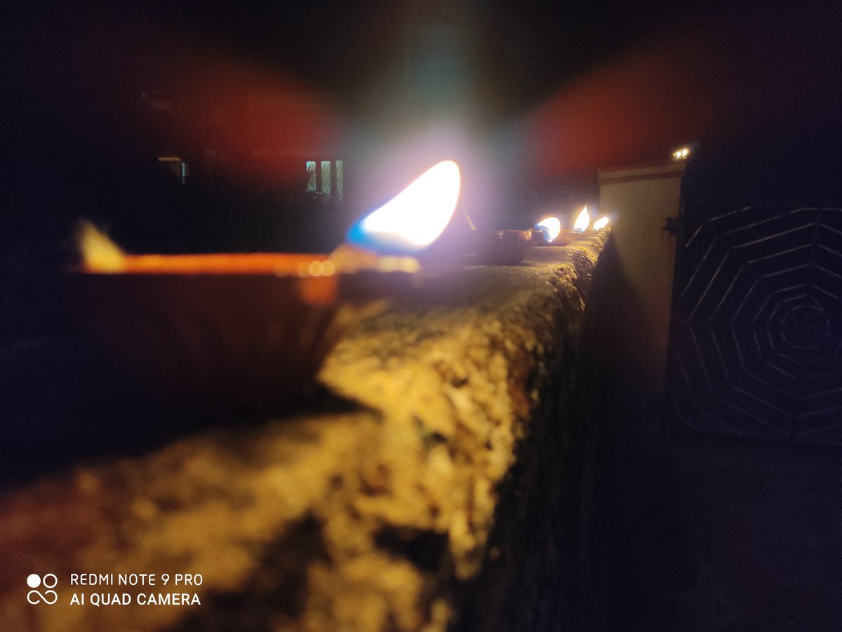 pranavabhat's tweet photo. Light of hope. #9PM9minute #StayHomeStaySafe https://t.co/MpjvLNTTql
