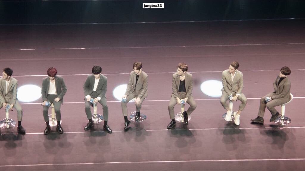 _jangbra33's tweet photo. 181023 เจอกันครั้งแรก
181124 เจอกันอีกแล้วนะ
191012 เจอกันครั้งสุดท้าย

I still remember the moment we met

谢谢 💙 我爱你们

#Happy2ndNinePercent 
#NINEPERCENT出道二周年快乐
#NINEPERCENT https://t.co/SnfcQqF7RD