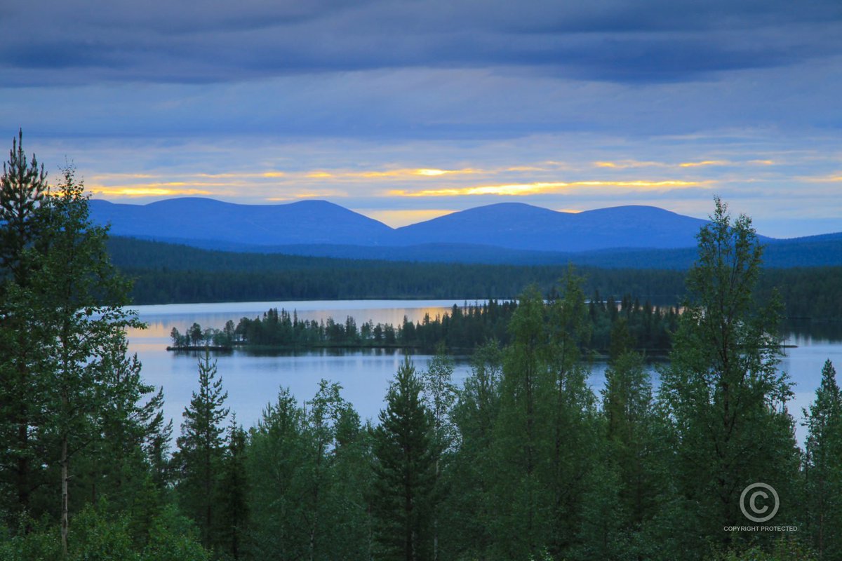 VisualFinland's tweet image. Tältä näyttää #kansallismaisema auringonlaskun jälkeen.

Sijainti: Särkijärvi, Muonio, Suomi. Taustalla kumpuilevat Pallastunturit.

Lisää Pallas-kuvia: visualfinland.com/downloads/cate…
Kaikki Suomen maisemat: visualfinland.com

#valokuvaus #luonto #Lappi #Muonio #Pallas #matkailu