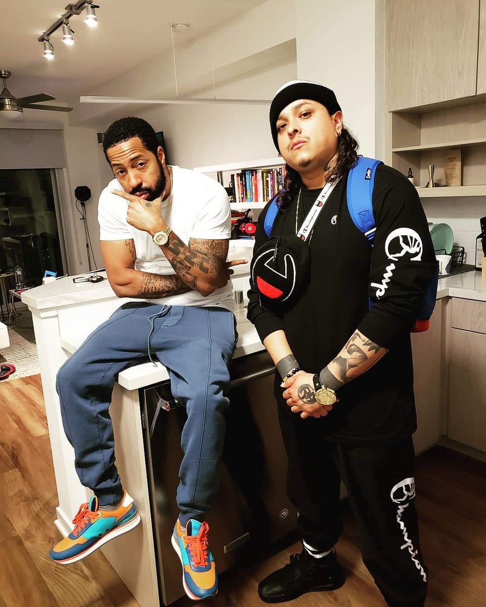 XPtheMARXMAN's tweet image. Stayin in the kitchen with  @rocmarci  🔥🔥🔥💥💥💨💨💨💨
#keepfiring (continua a sparare)  drops 4/20/2020 on all major platforms I hope yall paying attention!! 💥💥💥💥💥💥💥 #xpthemarxman