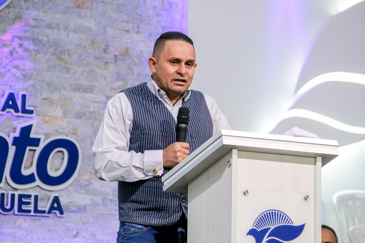 AvivamientoCIV's tweet photo. #5Abr | Aunque #Dios envió todas las plagas para que el faraón liberará a su pueblo, ellos solo obtuvieron liberación cuando comieron del cordero y pasaron debajo de su sangre. Apóstol Richard Rodríguez. #FelizDomingo https://t.co/3RNOzyKlm7