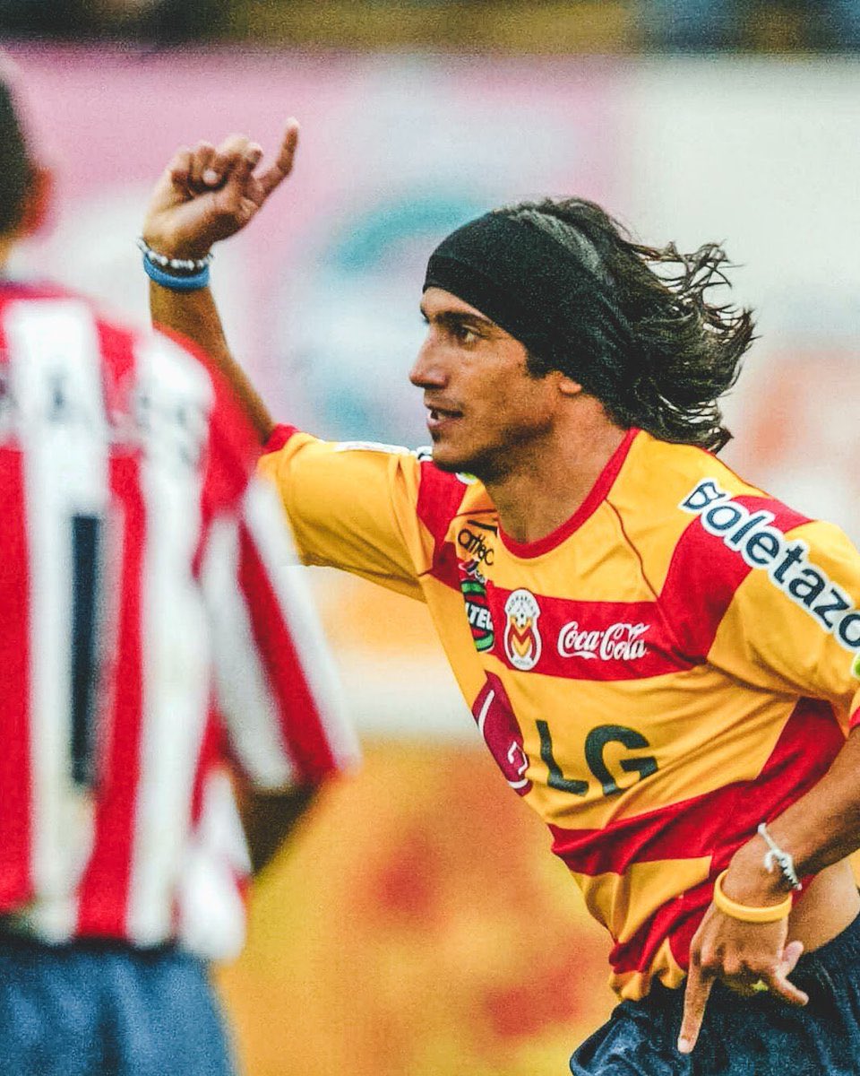 BandadelAtle's tweet photo. Damián Álvarez @DamianAl11 “la chilindrina” apodo que no le gustaba. Por varios años fue el mejor jugador que tuvo @FuerzaMonarca 

¿Que momentos recuerdas de Damián en Morelia? https://t.co/HFhOhXoagW