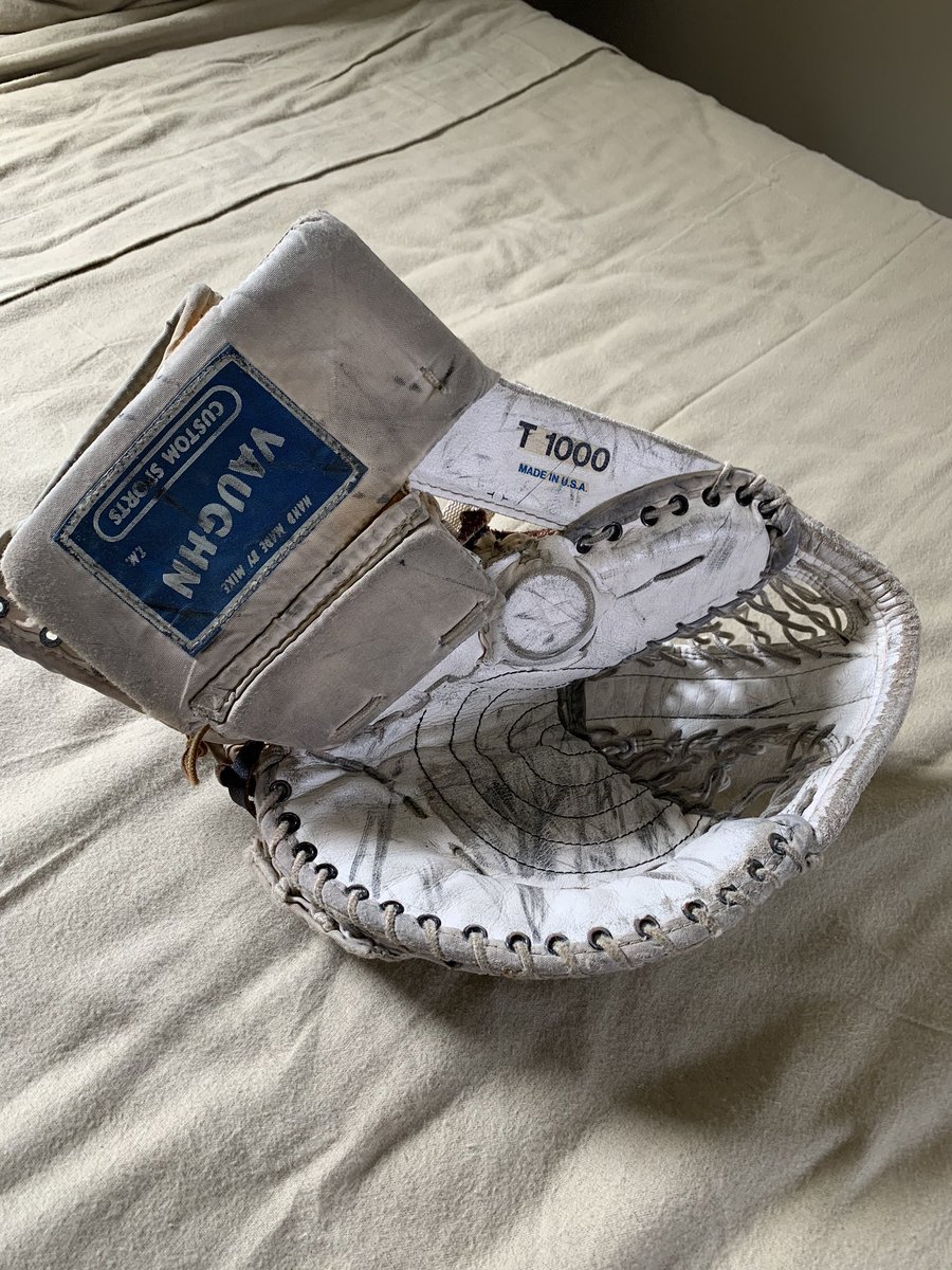 JR0791's tweet photo. My first goalie glove by Vaughn T-1000 back in 1987. Awesome glove!!! @VaughnHockey @VintageGoalie @GoalieHistory @EssensasBlocker @GoalieGearNerd @Tendy_Gear @InGoalMedia @KevinWeekes #goalie #vintagegoalie #hockey #vaughnhockey #StayHome https://t.co/T58SFqTLrZ