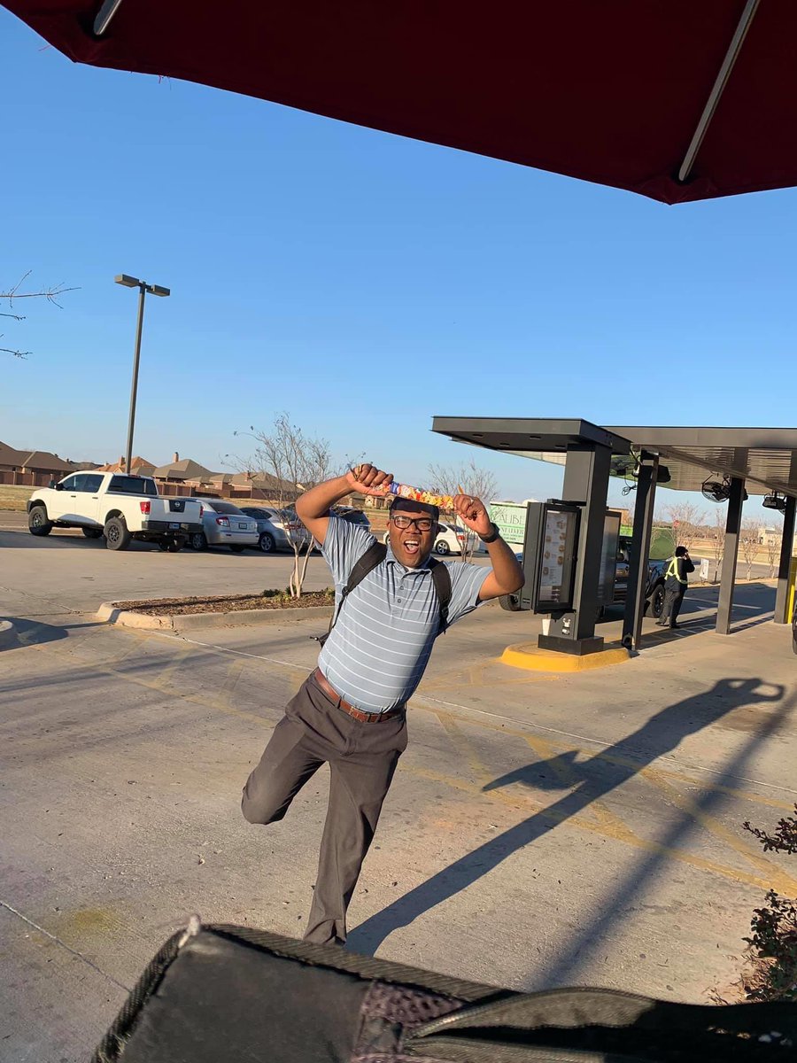 kennedywalling's tweet photo. Happy Birthday to one of the coolest humans ever!!! Thank you for always having my back, and being the best mentor and friend I could ask for! HAVE A GREAT DAY🙅🏾♂️ #doubledab ♥️ @LeoWilliams___ https://t.co/o8xGlxPx48