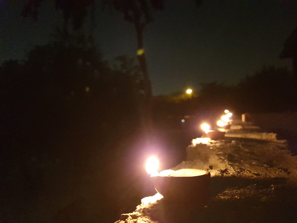 VarunSh24057705's tweet photo. As it's always said and believed that light kills evil .Here the evil is Corona.
Today as we all came together with all these lights ,definitely we all will Win over this pandemic corona Virus.
Thanks @narendramodi
#GoCorona
@PMOIndia
#StayHomeSaveSafe
#IndiaFightsCorona https://t.co/LrHzT1SYaZ