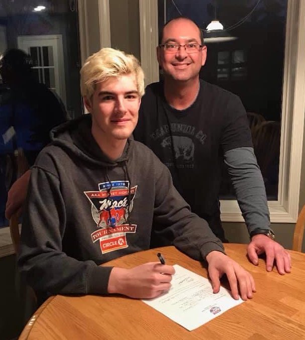 The Grizzlys are proud to sign '02 Defenceman Hale Schoneck. Hale played on the Calgary Buffaloes &amp; we welcome Hale &amp; the Schoneck family!