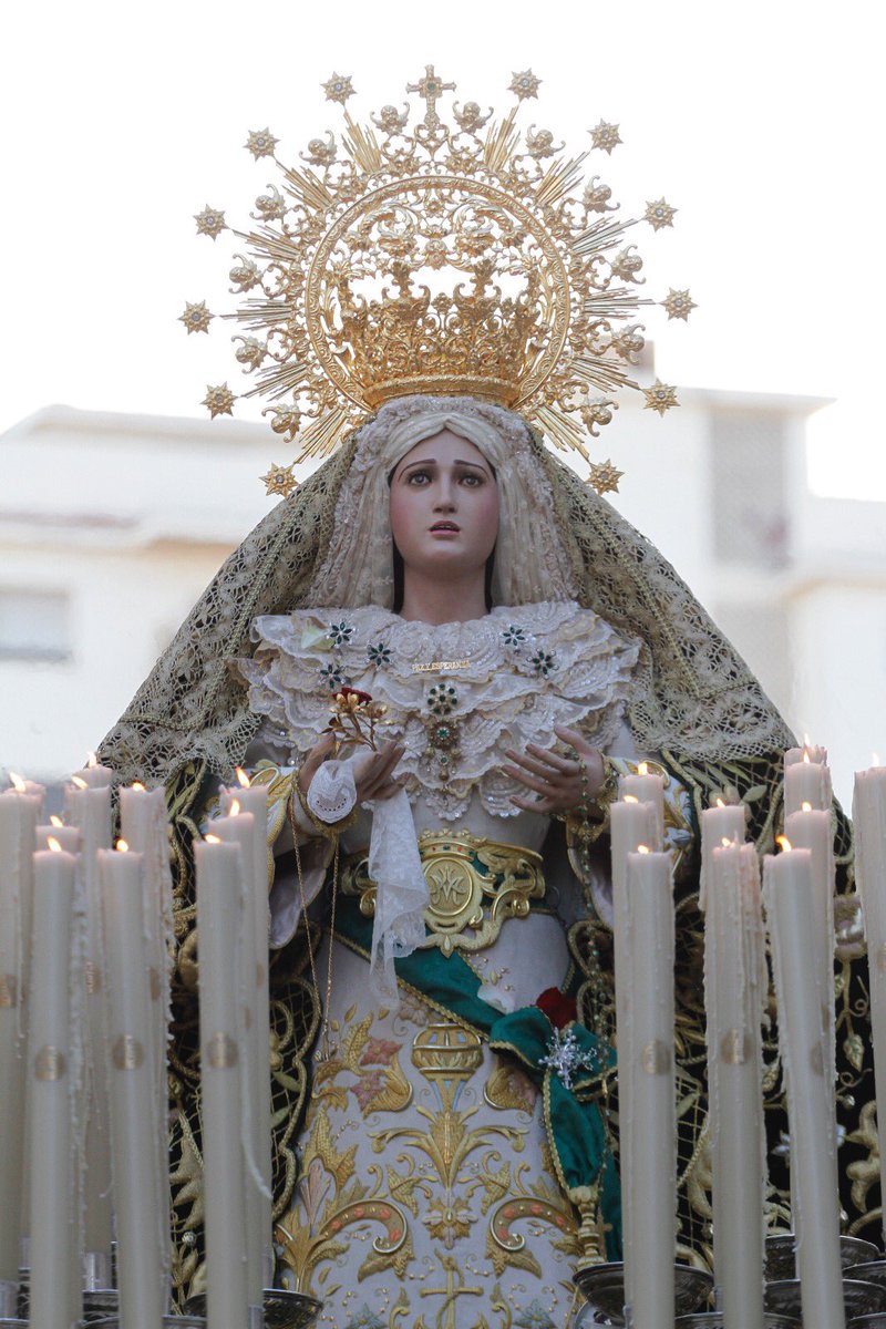 ✝️DOMINGO DE RAMOS✝️

María Stma. de la Paz y Esperanza pasando junto a la Parroquia de Ntra. Señora de la Encarnación repicando las campanas.
🎶 <a href="/AMLaLira/">A.M. La Lira</a>  
🎼 "Sale la Virgen de las Maravillas"

#DomingoDeRamos #Marbella #Pollinica #Misericordia #PazyEsperanza