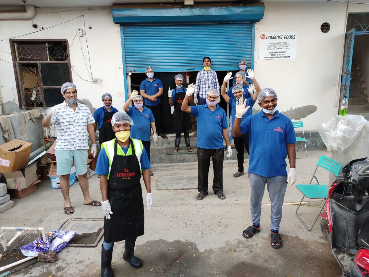 The team at JantaRasoi that has cooked, packed and distributed almost 20000 meals for dailywagers in Gurugram over the past 14 days, without a break.
Thank you everyone, who pitched in!
email us at rasoijanta to get involved.

#IndiaFightsCorona #Gurugram