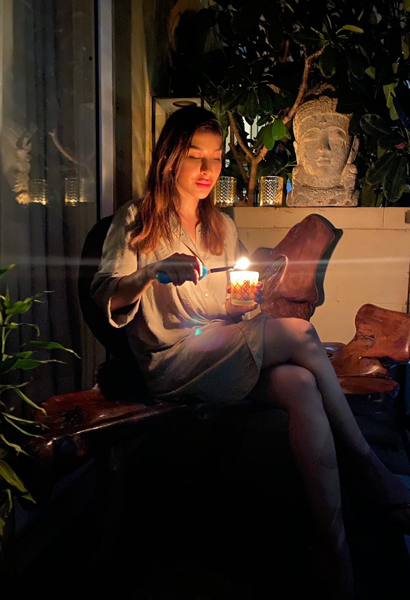 Let light shine out of darkness✨May we come out of this stronger, kinder and more united than ever🙏🏼❤️ #9baje9minute #letthelightshine #isayalittleprayer #candlelight #india #breakthechain #fightagainstcorona  #proudindian #strongertogether #inthistogether