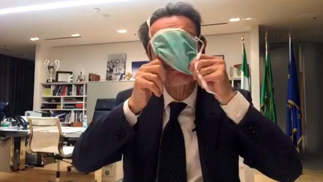 tempoweb's tweet photo. Il ballo assurdo delle #mascherinepertutti tra Regioni e Protezione civile. Obbligatorie sì, no, forse. Gli italiani chi devono ascoltare? #superpodio ▶️ https://t.co/XB4ofN7bOy https://t.co/KV8dFX1pQA
