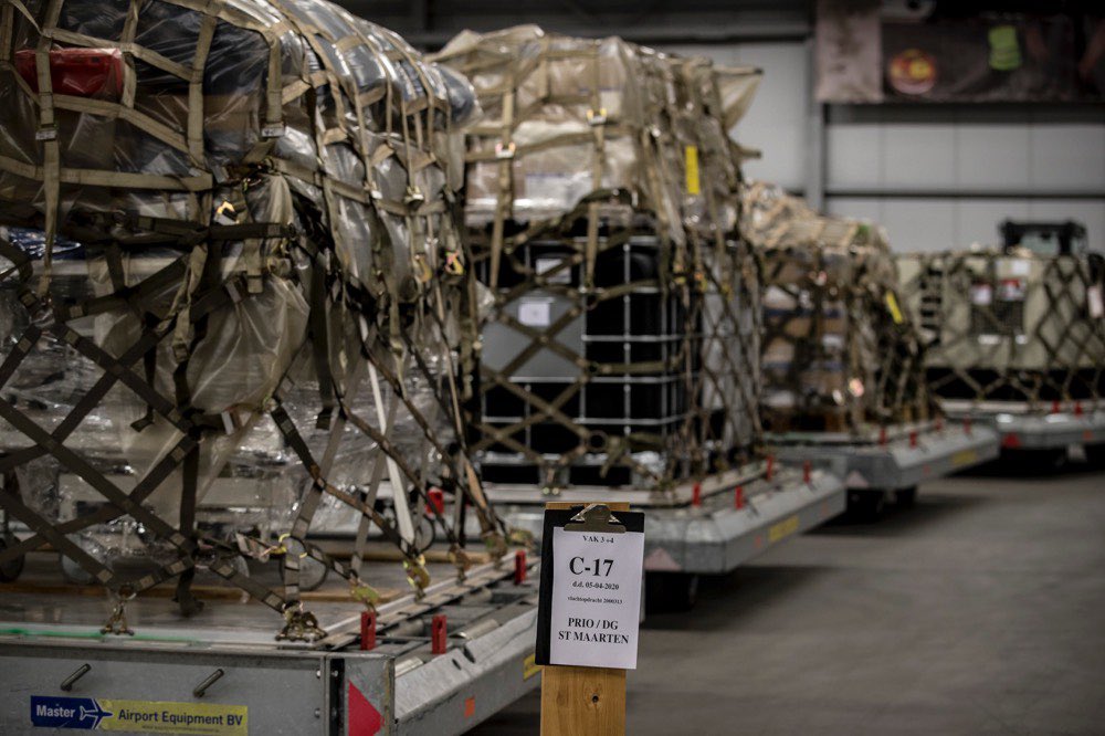SAC_Program's tweet photo. The SAC is delivering 2️⃣ Mobile Intensive Care Units, housing 6️⃣ #intensivecare beds with #ventilators, to the island of Sint Maarten in the Caribbean upon the request of Member Nation #Netherlands 🇳🇱 in an Emergency Response Mission ✈️🆘. #12Nations1Team #ProudToSupport https://t.co/J9F7QkwPfB