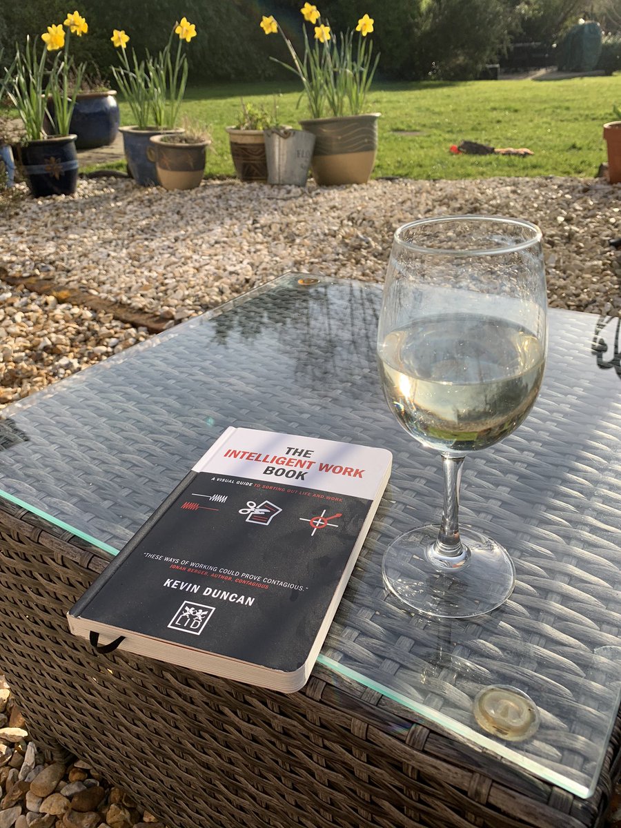 LisaLavis's tweet photo. Getting match fit for the new adapted working week. Thanks @KevinDuncan for another bite size, full packed gem. #theintelligentworkbook #businessbooks #stayathome https://t.co/5YzFVKabO4