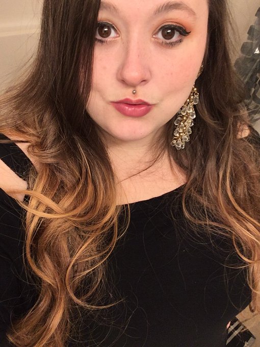 I think it&rsquo;s time for a new profile pic so I&rsquo;m trying to decide.. I really like this one but it wasn&rsquo;t<a href="/tag/mvsales"class="tags"><span>#mvsales</span></a>