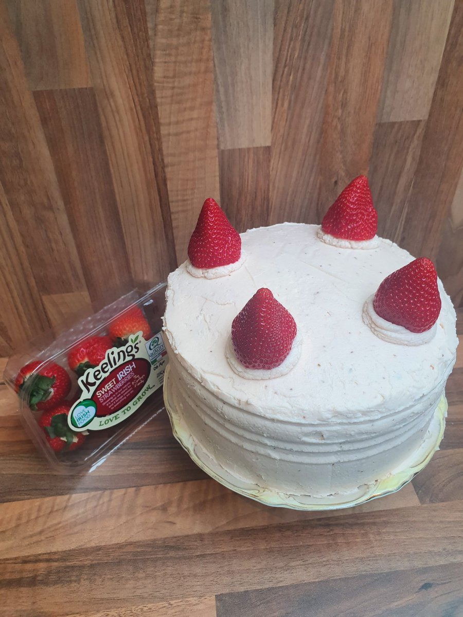 Whipped up this delicious Strawberry Lemonade cake from <a href="/keelingsfruits/">Keelings Fruits</a> (made it gluten free) . The strawberry coulis in the icing is a delightful touch, very refreshing. #BerryBestBaker