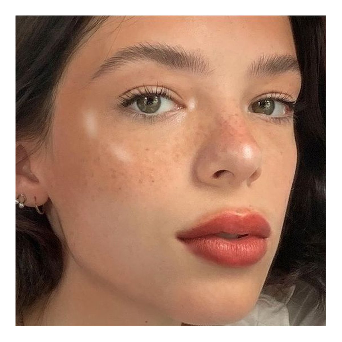 Sadaf_Jaffari's tweet photo. Continue your daily skincare routine at home if you are self isolation, use this time to apply face masks and keep your skin hydrated by drinking 6-8 glasses of water a day. https://t.co/JUTh9102xj