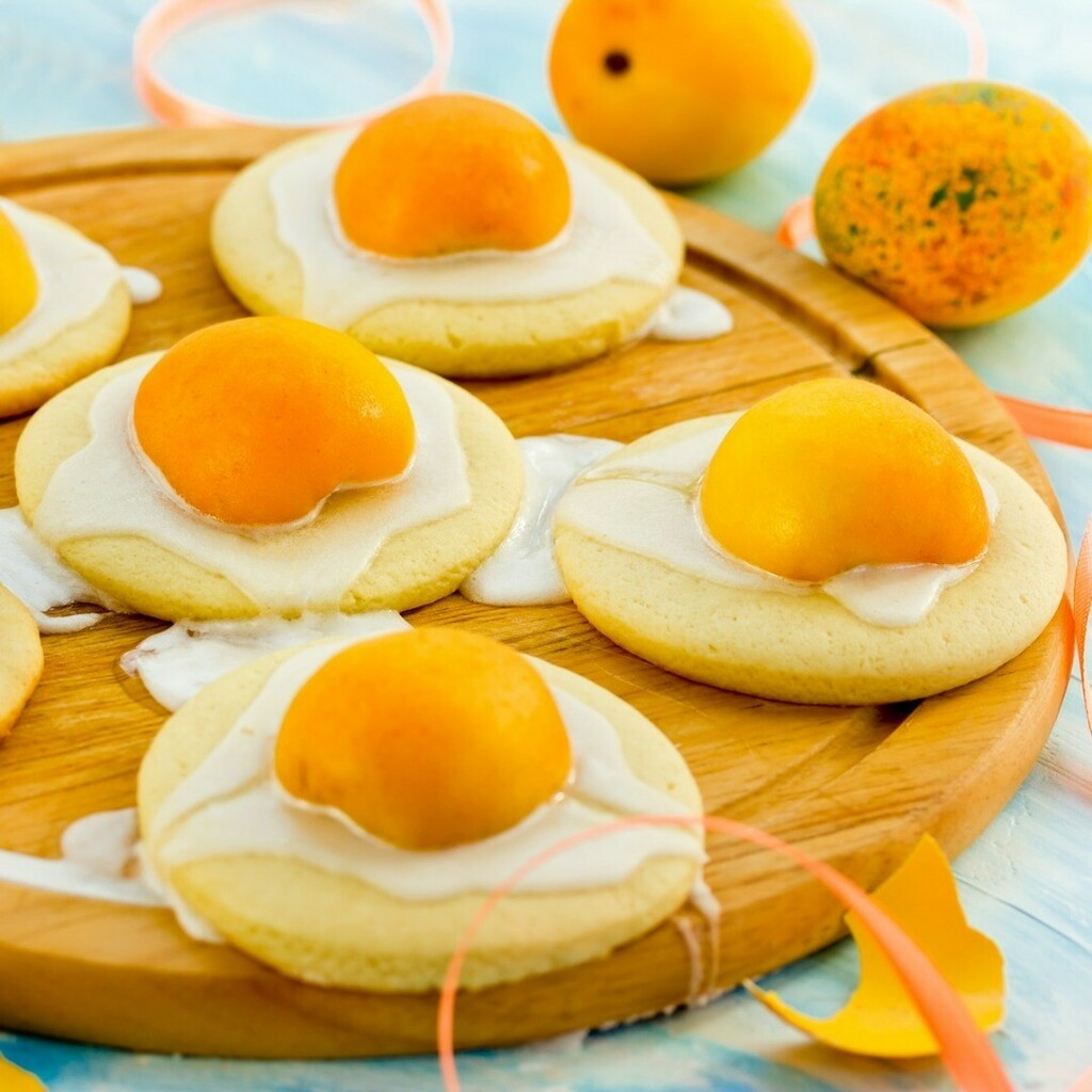 GoDairyFree's tweet photo. "Cracked Egg" Cookies made Dairy-Free, Vegan, and even Gluten-Free if you need it!
See the link in my bio for the recipe.
#dairyfreecookies #eastercookies #sundaybaking #veganbaking #vegancookies #easterbaking #dairyfree #vegan #glutenfree option https://t.co/s2x0C88oxN https://t.co/uIEmeg5jFI