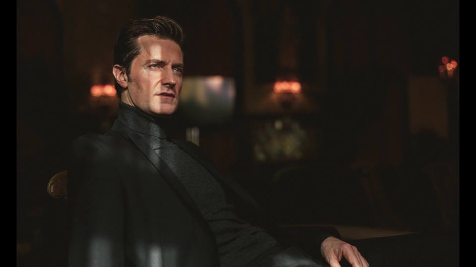 Shadows and light.
#SeductiveSunday